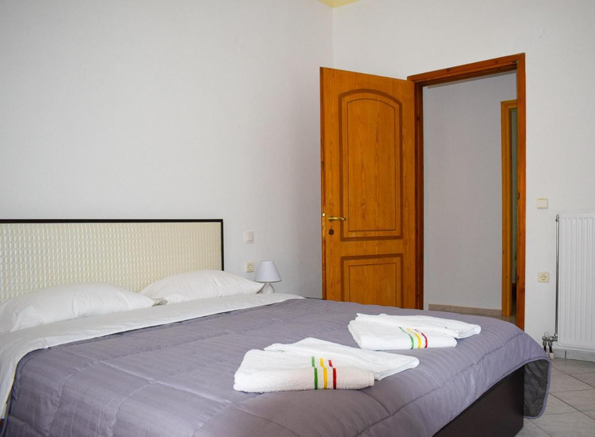 Pine Tree House Apartment Troulos Bagian luar foto